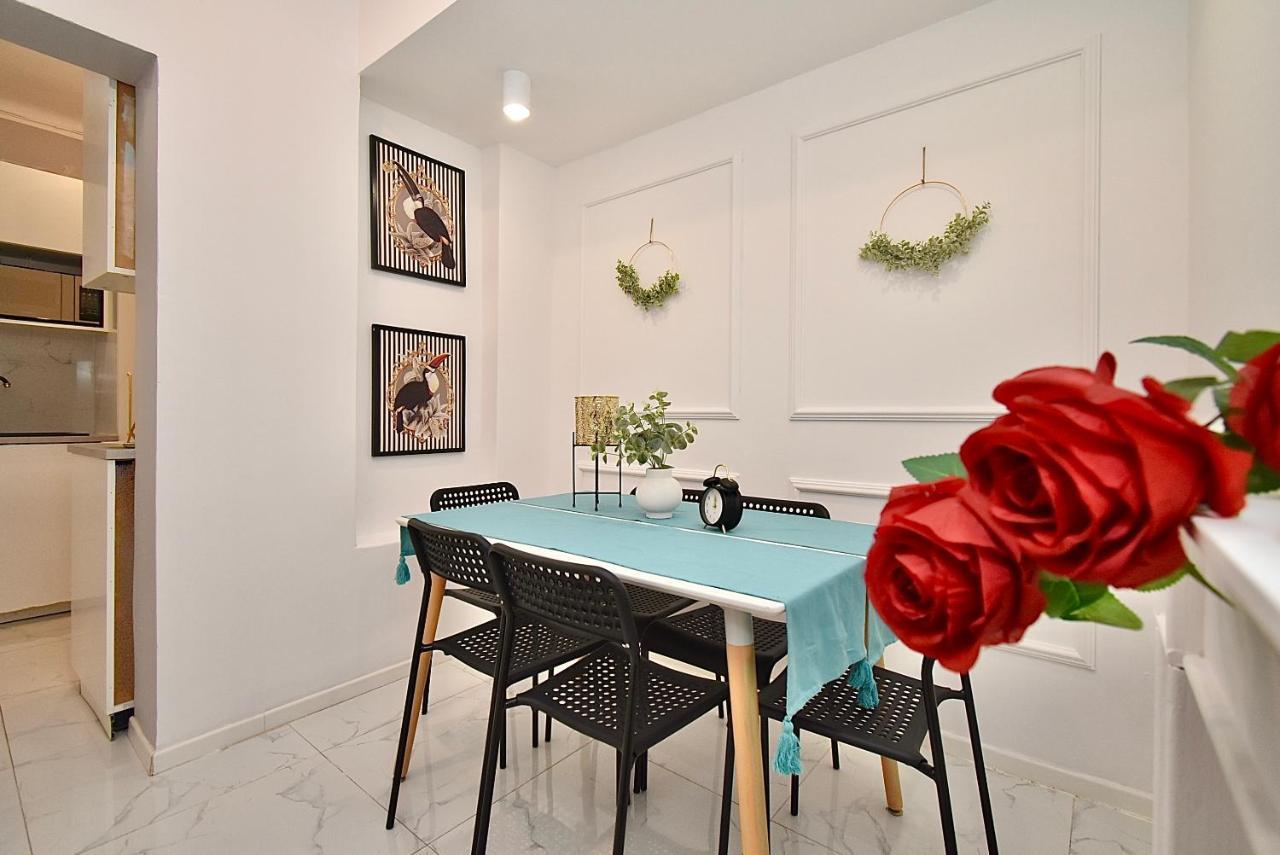 ורשה Rental Apartments Aleja Niepodleglosci מראה חיצוני תמונה