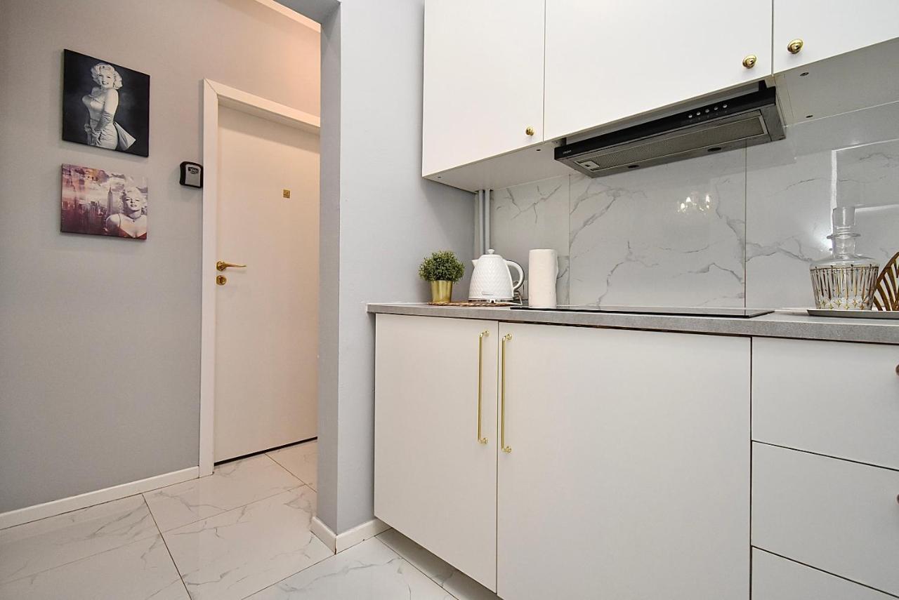 ורשה Rental Apartments Aleja Niepodleglosci מראה חיצוני תמונה
